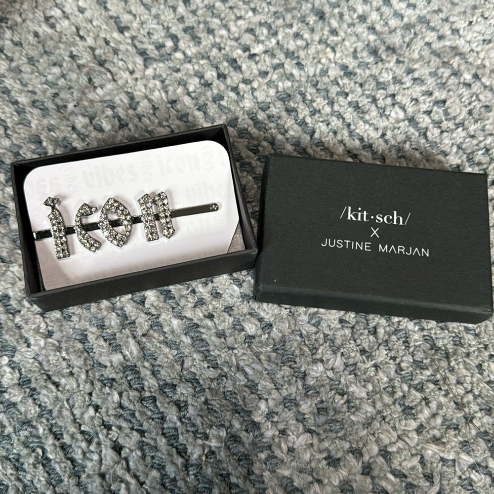 kitsch “icon” rhinestone Bobby pin